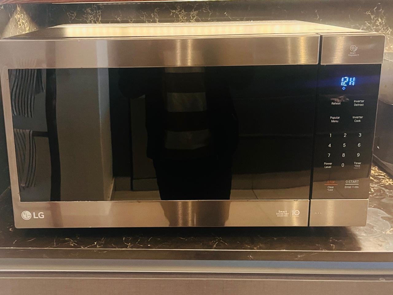 LG microwave repairs done professionally – inverter faults, heating issues and more.